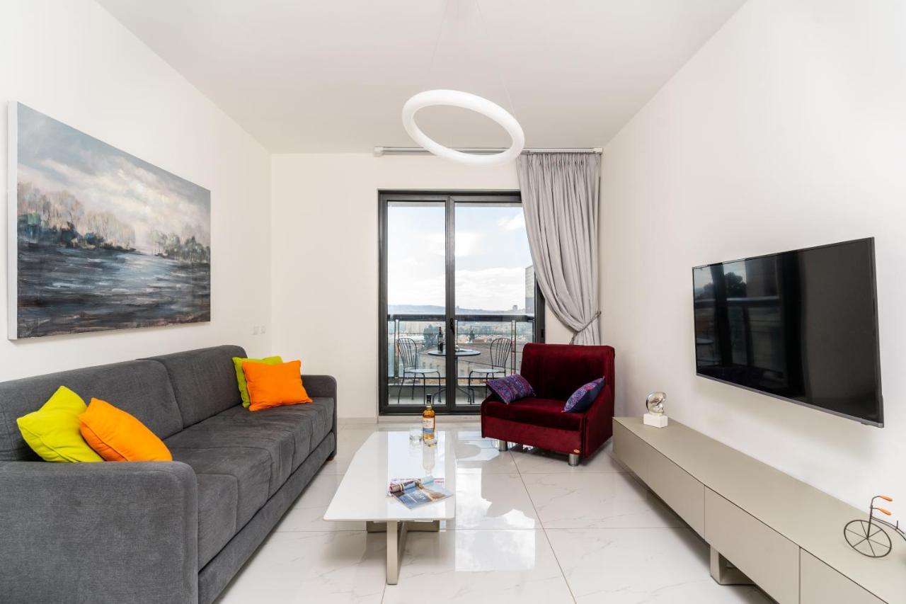 Holysuite J Tower Appartement