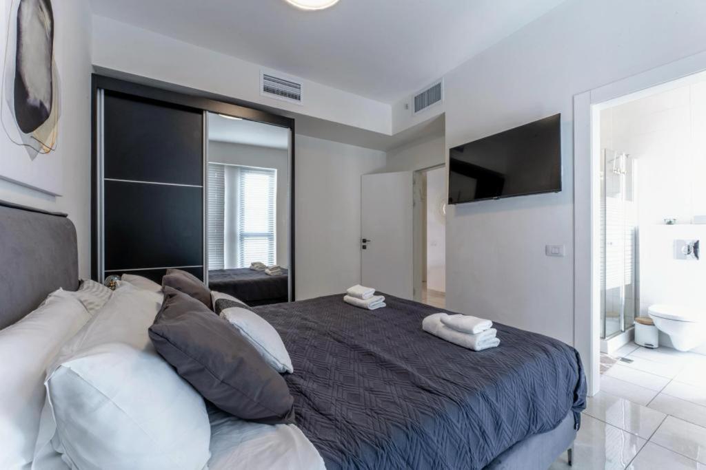 Holysuite J Tower Appartement *